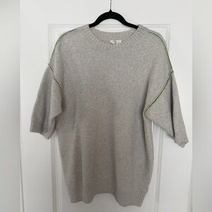 MOTH -Anthropologie Light Gray Crewneck Short-Sleeve Sweater with Green Trim - S
